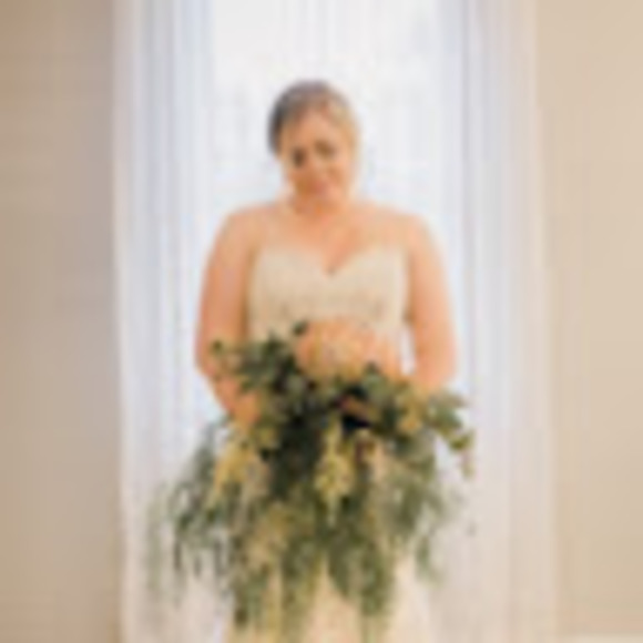 Meet your Posher, Courtney - Picture 1 of 1